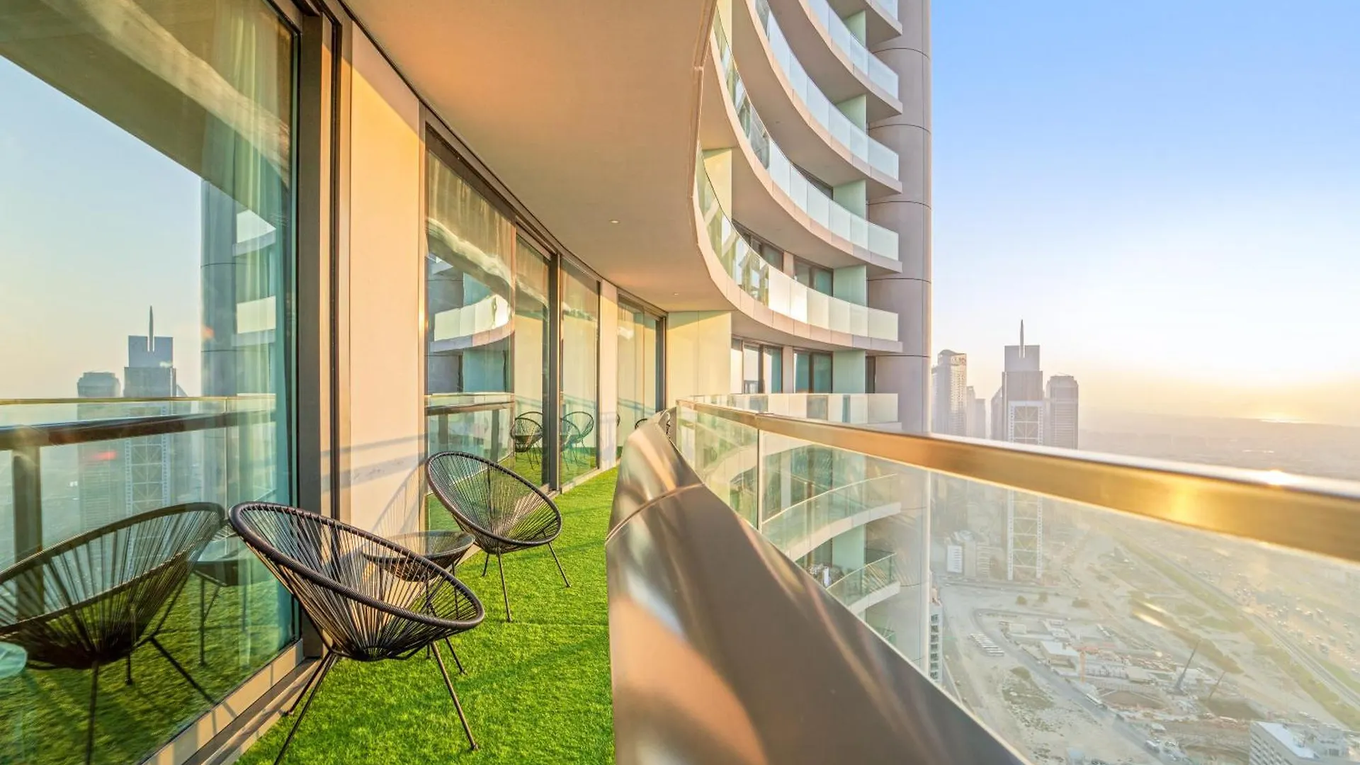 Apartment First Class 2Br With Full Dubai Skyline & Sea View