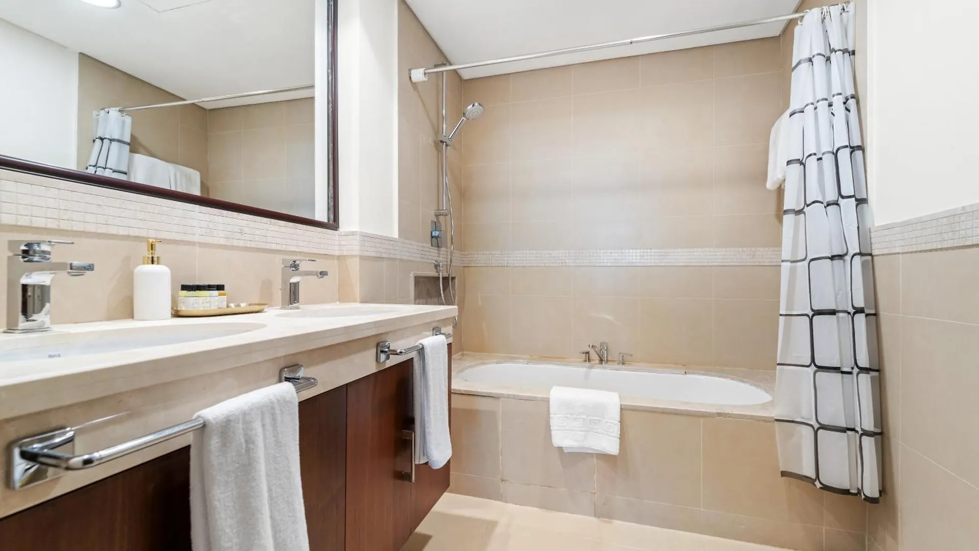 First Class 2Br With Full Dubai Skyline & Sea View United Arab Emirates