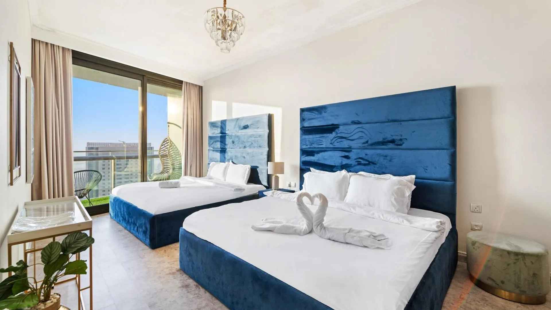 First Class 2Br With Full Dubai Skyline & Sea View