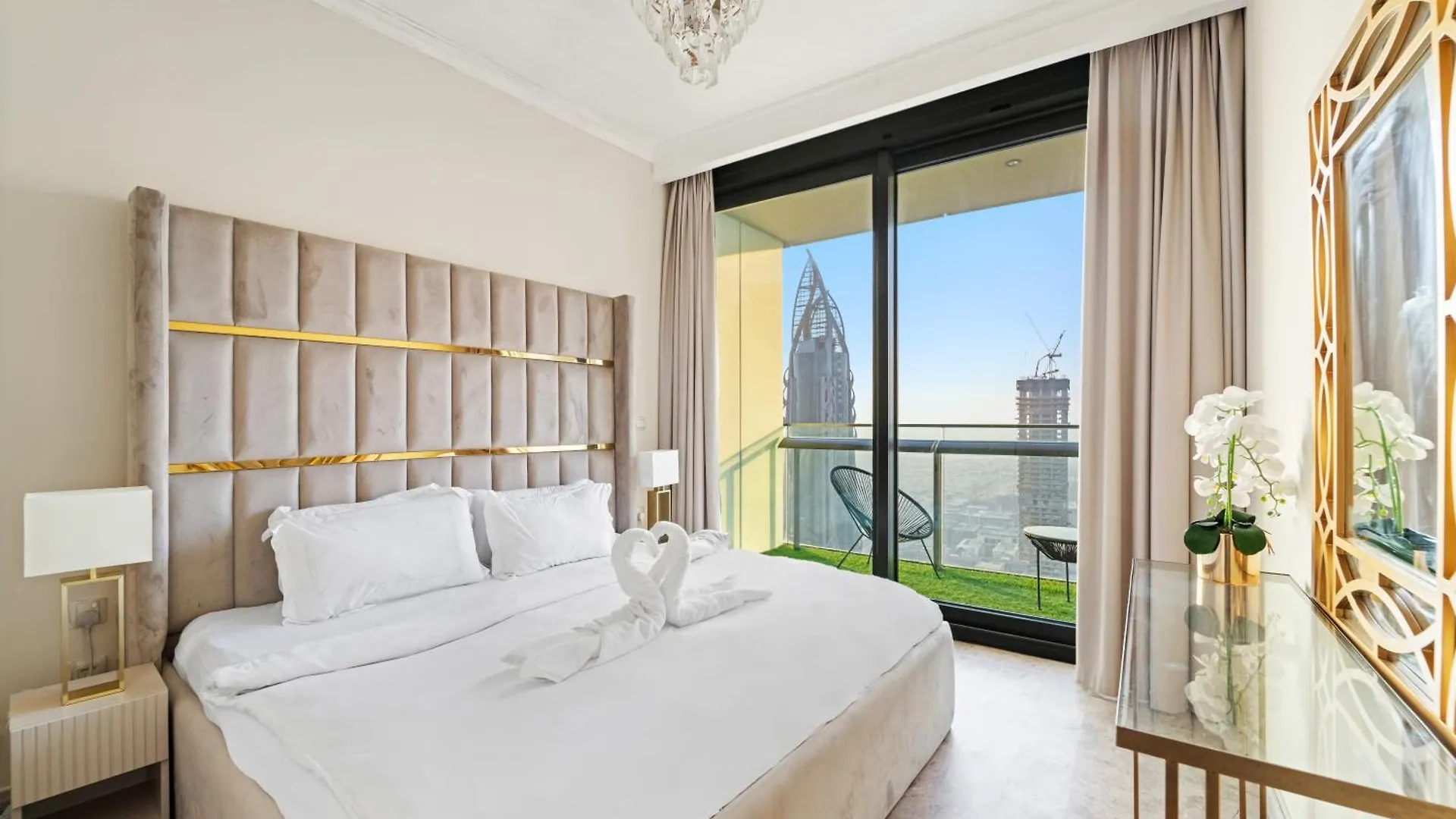 Apartment First Class 2Br With Full Dubai Skyline & Sea View